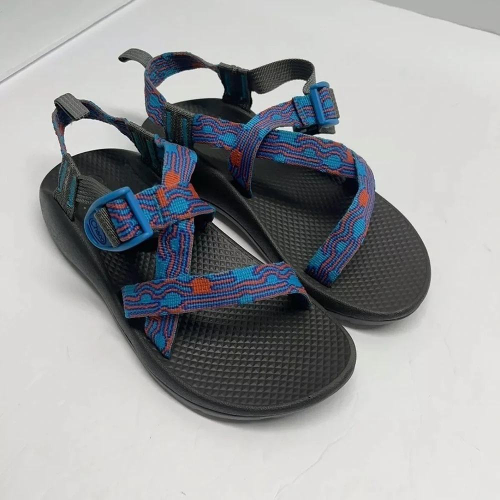 chaco size 5 striped kids sandals